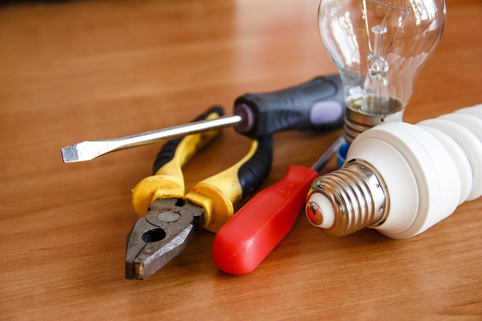 Important Reasons to Hire a Licensed Electrician in Etobicoke